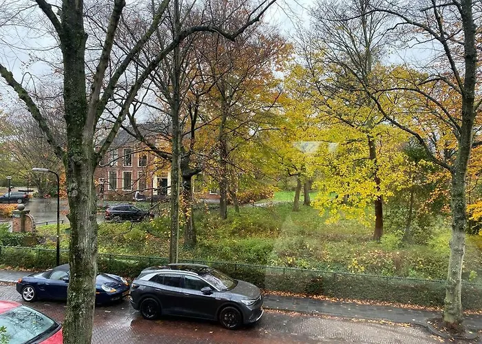 Nette Maisonnette In Groene Rustige Wijk *